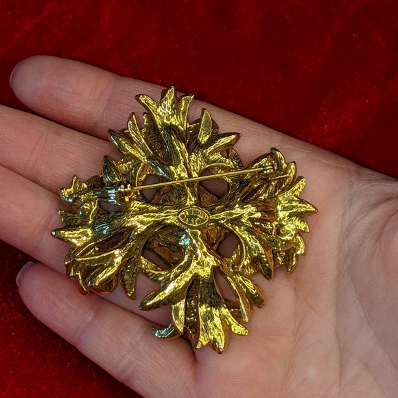 Vintage Benedict NY Beautiful Large Brooch Pin With ♥️ Red Center Rhinestone - Picture 8 of 8